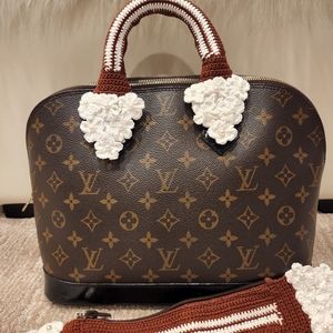 Handmade Crochet handbag handle cover!